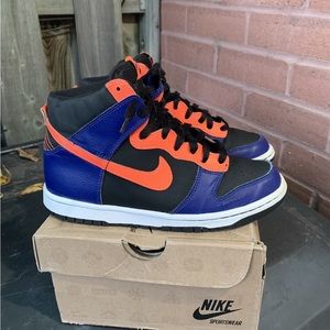 Nike Dunk High “Knicks”
Size 5.5y / 7 women’s